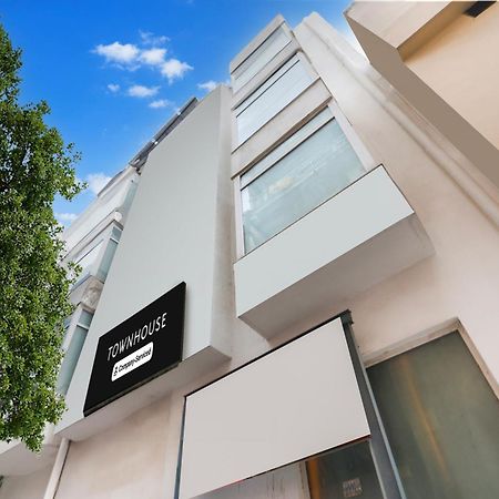Super Townhouse Chhatarpur Near Metro Park New Delhi Exterior photo